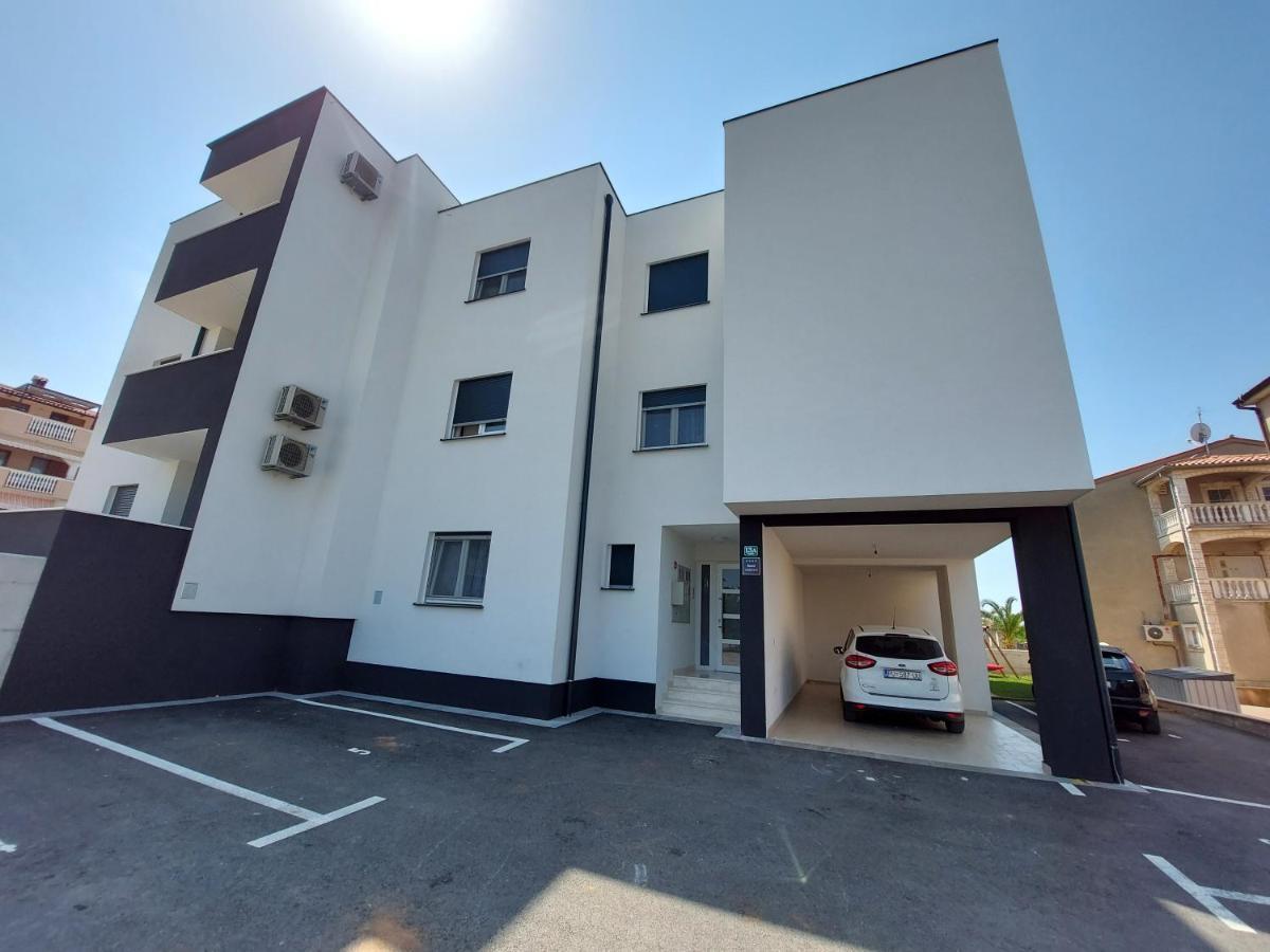 Valux Apartman Pula Exteriör bild