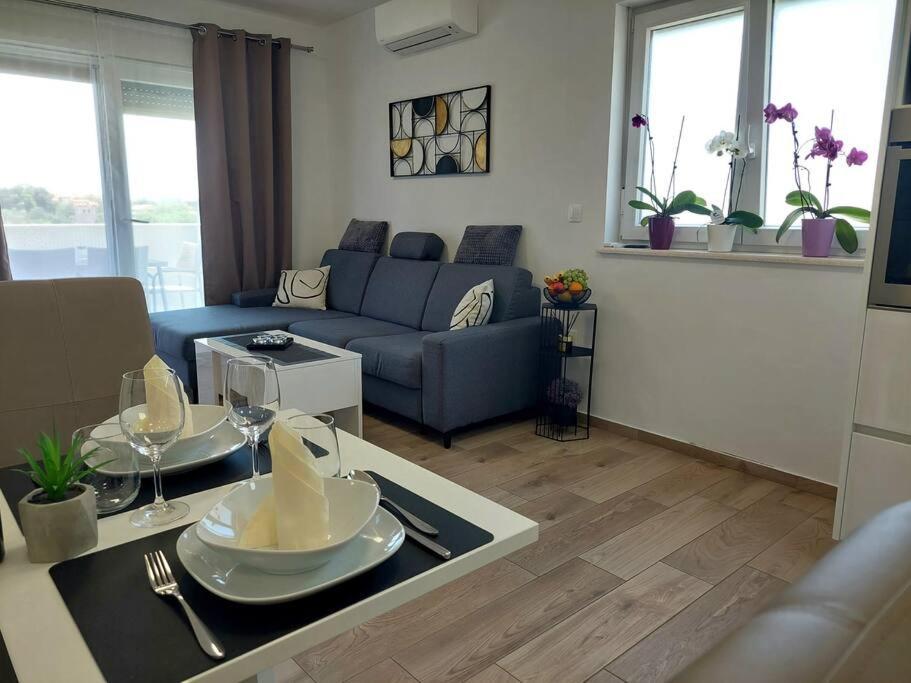 Valux Apartman Pula Exteriör bild