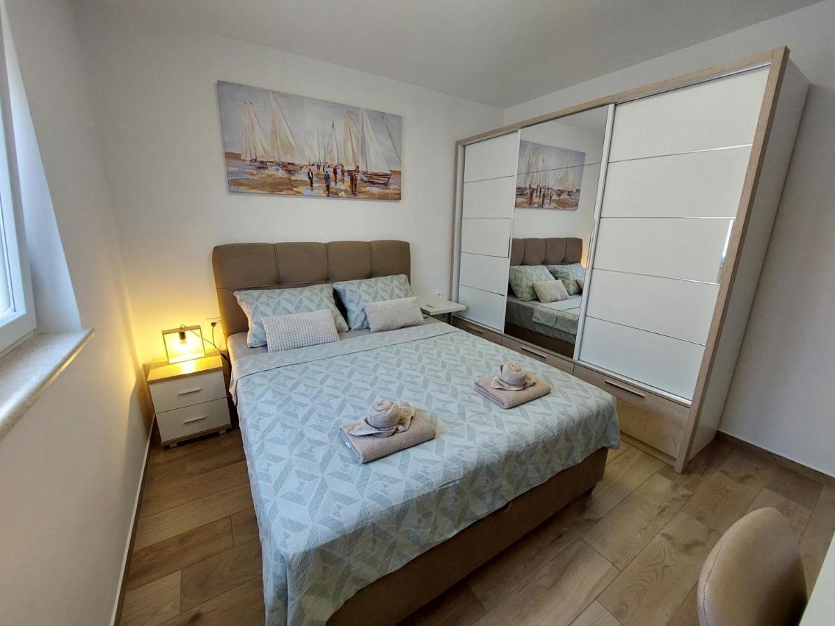 Valux Apartman Pula Exteriör bild