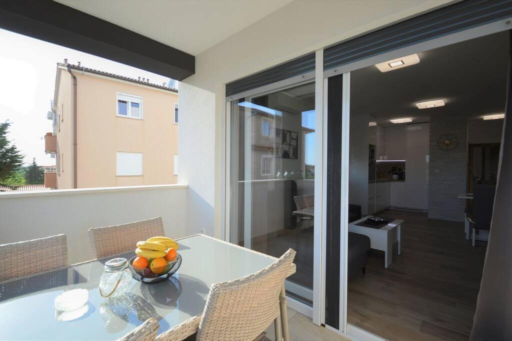 Valux Apartman Pula Exteriör bild