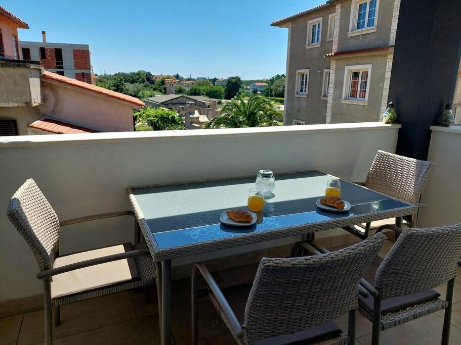 Valux Apartman Pula Exteriör bild