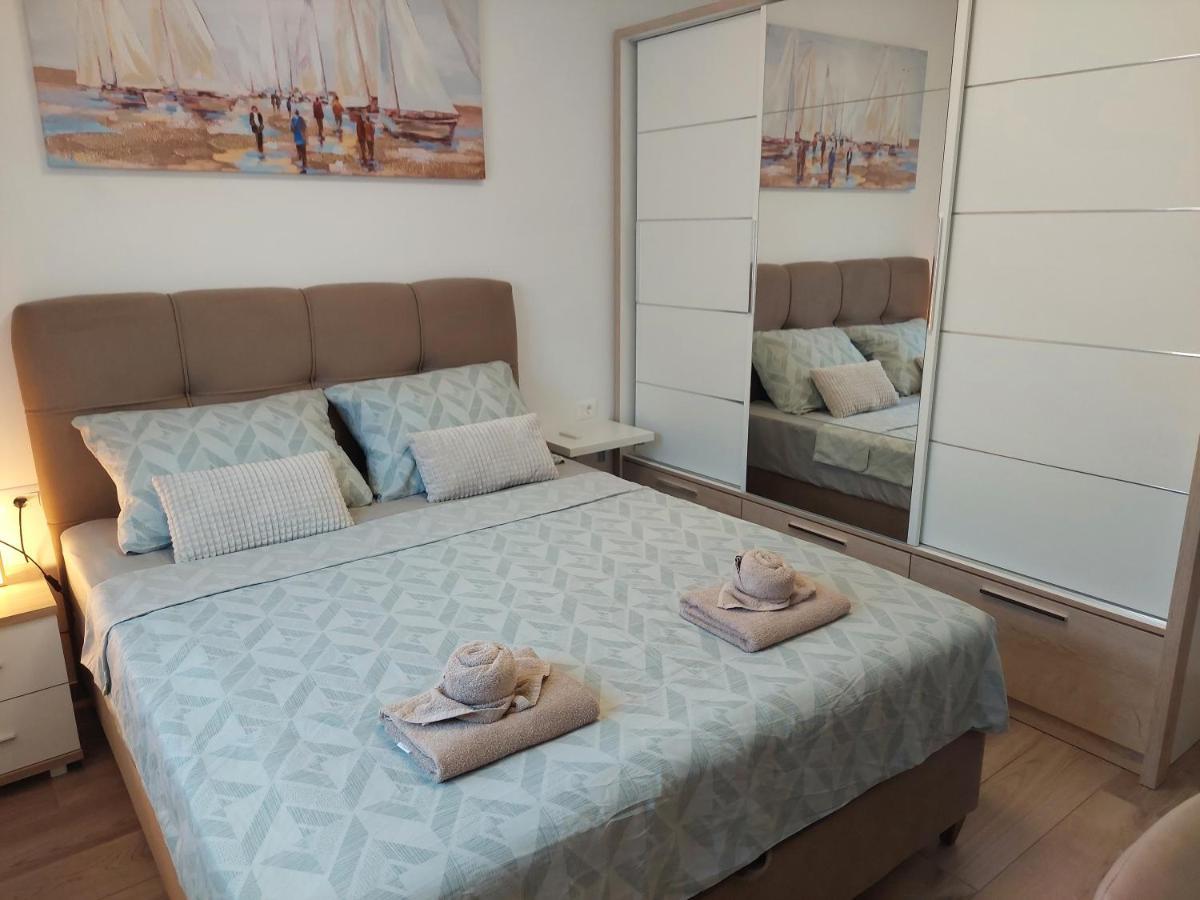Valux Apartman Pula Exteriör bild